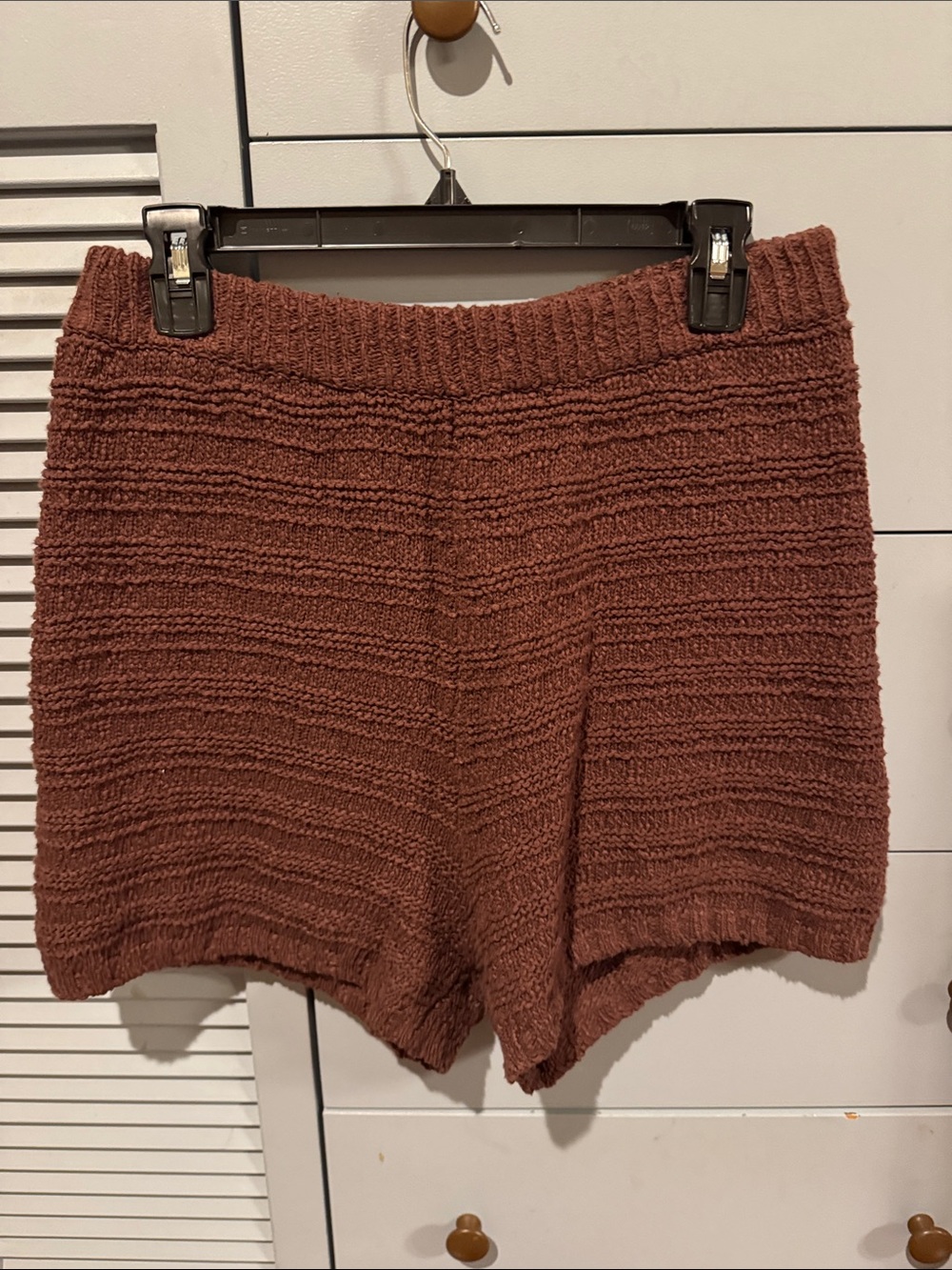 Cozy High-Waist Knit Shorts in Chocolate Brown